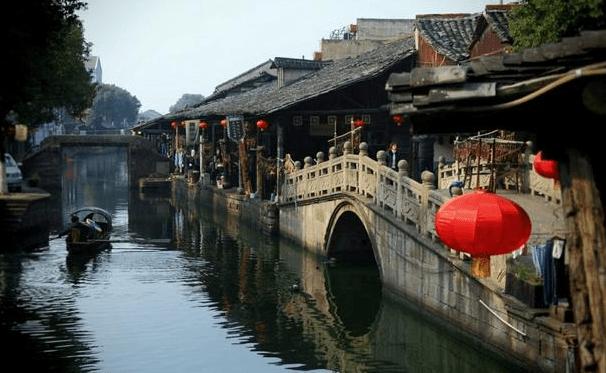 徐志摩死状:头上一个洞,左臂、左腿全部折碎,冰心悼词意味深长